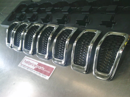 Jeep Cherokee KL Genuine Front Grille Set Chrome And Black New Part
