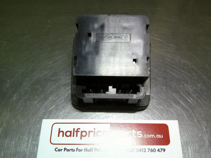 Holden GM Genuine 12 Volt Accessory Power Outlet New Part