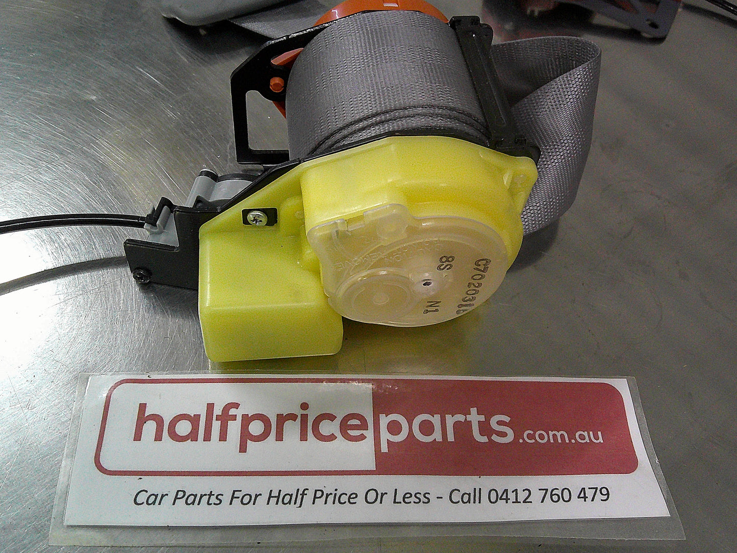 Toyota Hiace Commuter Bus 13 Seat Genuine Left Hand Rear Seat Belt 3 Point Type (Grey Trim) New Part.