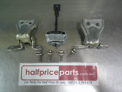 Holden VE Commodore Sedan Genuine Right Hand Front Door Hinges Upper And Lower With bDoor Check Used Part