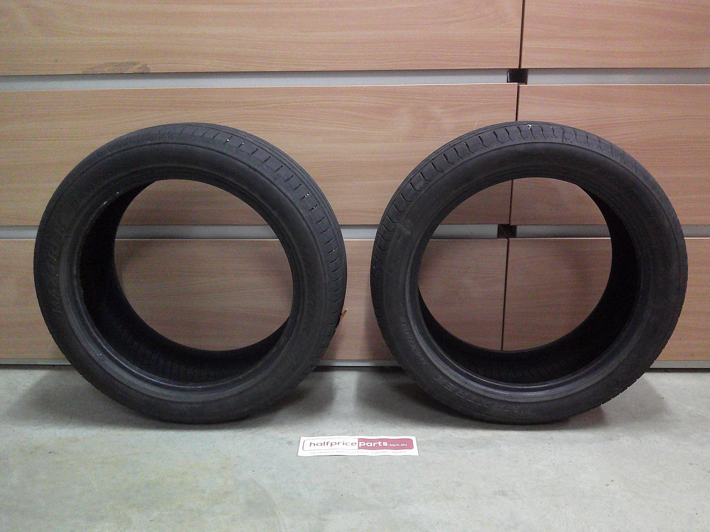 Maxtrek  Steel Belted Radial 245/45R18 100W ((Sold As Pair Only) Used Part