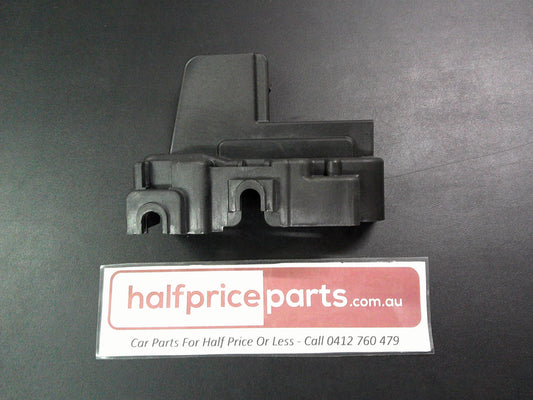 Holden CG Captiva Genuine Left Hand Front Door Lock Mechanism Cover New Part