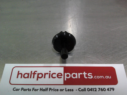 Holden ZB/Tourer Commodore Genuine Lower Bracket Mounting Clip New Part.
