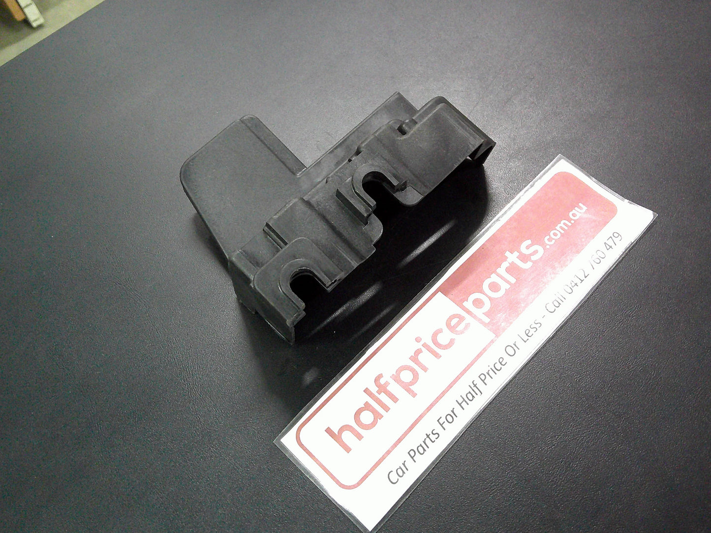 Holden CG Captiva Genuine Left Hand Front Door Lock Mechanism Cover New Part