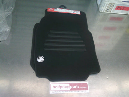 Holden Equinox Genuine 3 Piece Carpet Floor Mat Carpet Set (Front And Rear) New Part