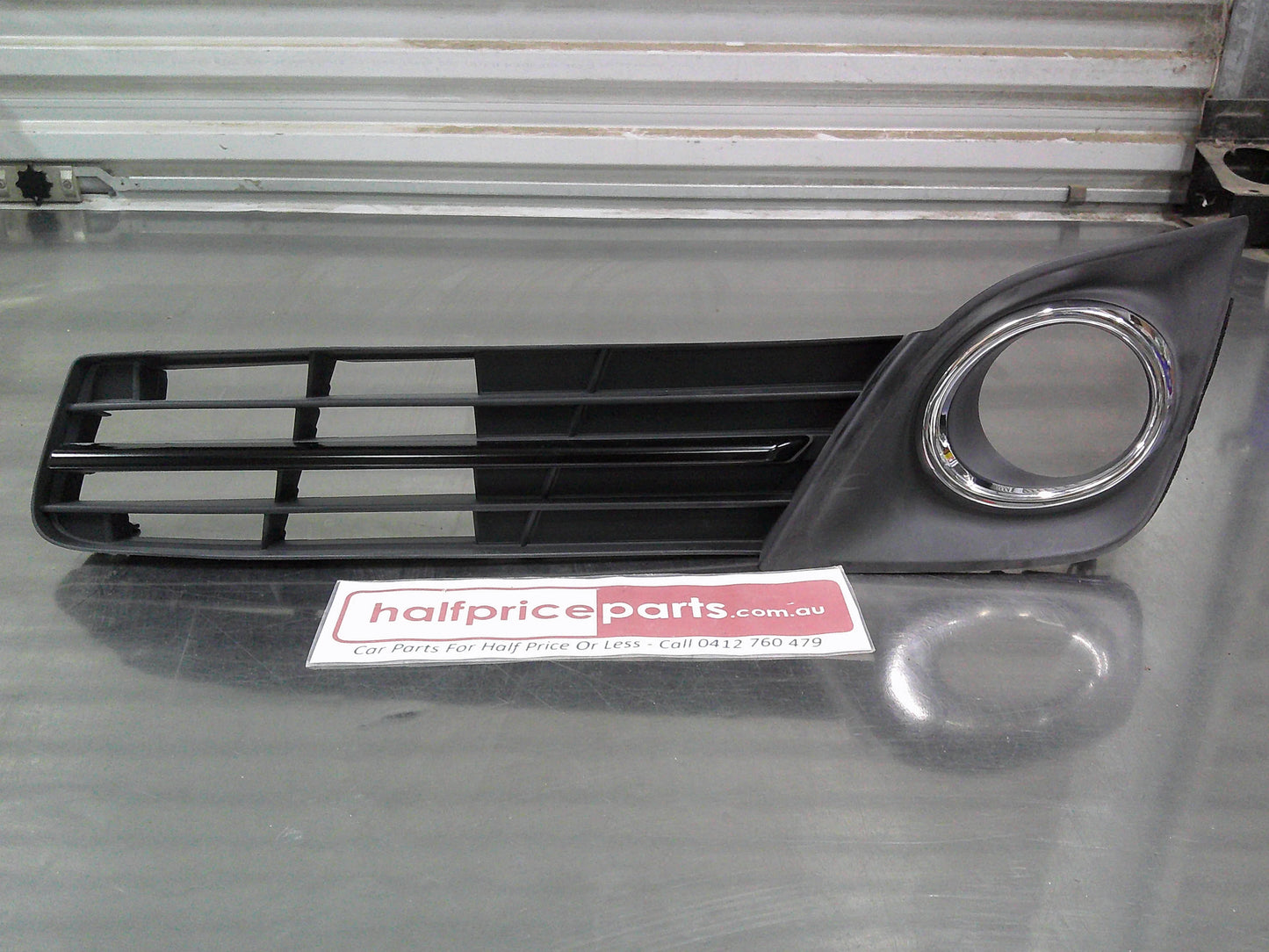 Toyota Camry Genuine Left Hand Front Lower Fog Light Bezel And Lower Grille Half New Part