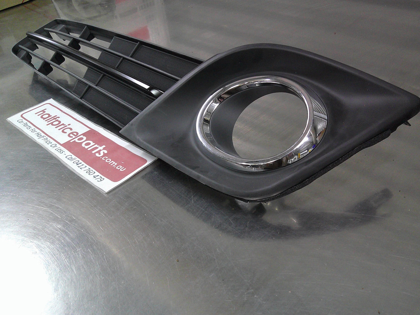 Toyota Camry Genuine Left Hand Front Lower Fog Light Bezel And Lower Grille Half New Part