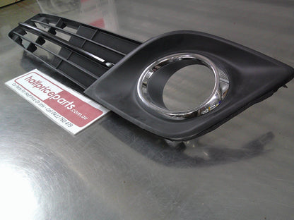Toyota Camry Genuine Left Hand Front Lower Fog Light Bezel And Lower Grille Half New Part