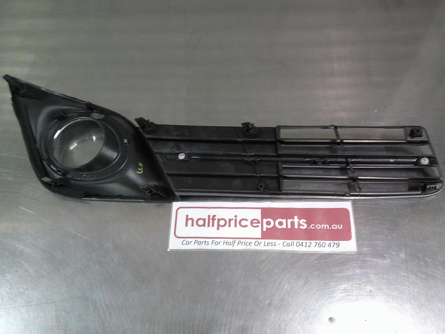 Toyota Camry Genuine Left Hand Front Lower Fog Light Bezel And Lower Grille Half New Part