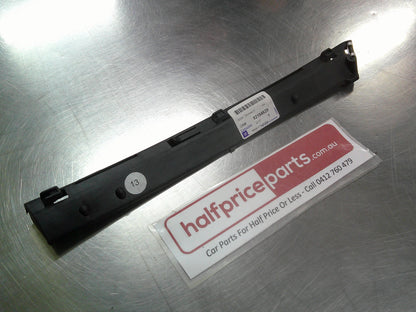 Holden VZ Commodore/Calais Genuine Right Hand Rear (Drivers) Bumper Bracket New Part
