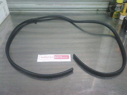 Holden CG Captiva Genuine Right Hand Front Door Upper Weatherstrip Seal New Part