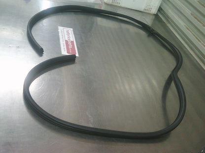 Holden CG Captiva Genuine Right Hand Front Door Upper Weatherstrip Seal New Part