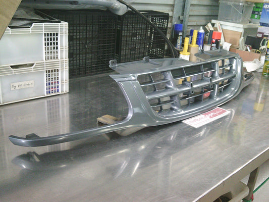 Holden TF Rodeo Genuine R9/R10 Radiator Grille Assembly (Factory Silver) New Part