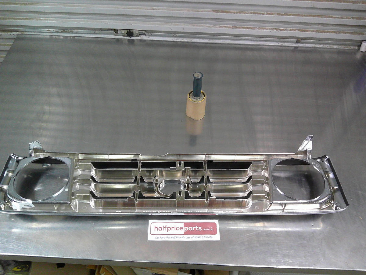 Tong Yang Grille Suits Toyota Landcruiser 70/78/79 Series Chrome Grille (Read Ad) New Part