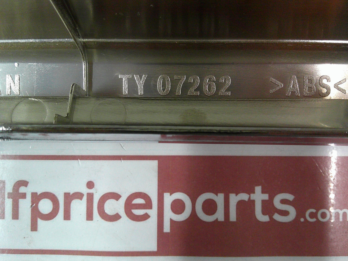 Tong Yang Grille Suits Toyota Landcruiser 70/78/79 Series Chrome Grille (Read Ad) New Part