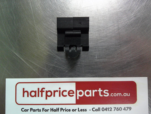 Holden LE/LF Nova Genuine Front Door Glass Outer Weatherstrip Clip New Part