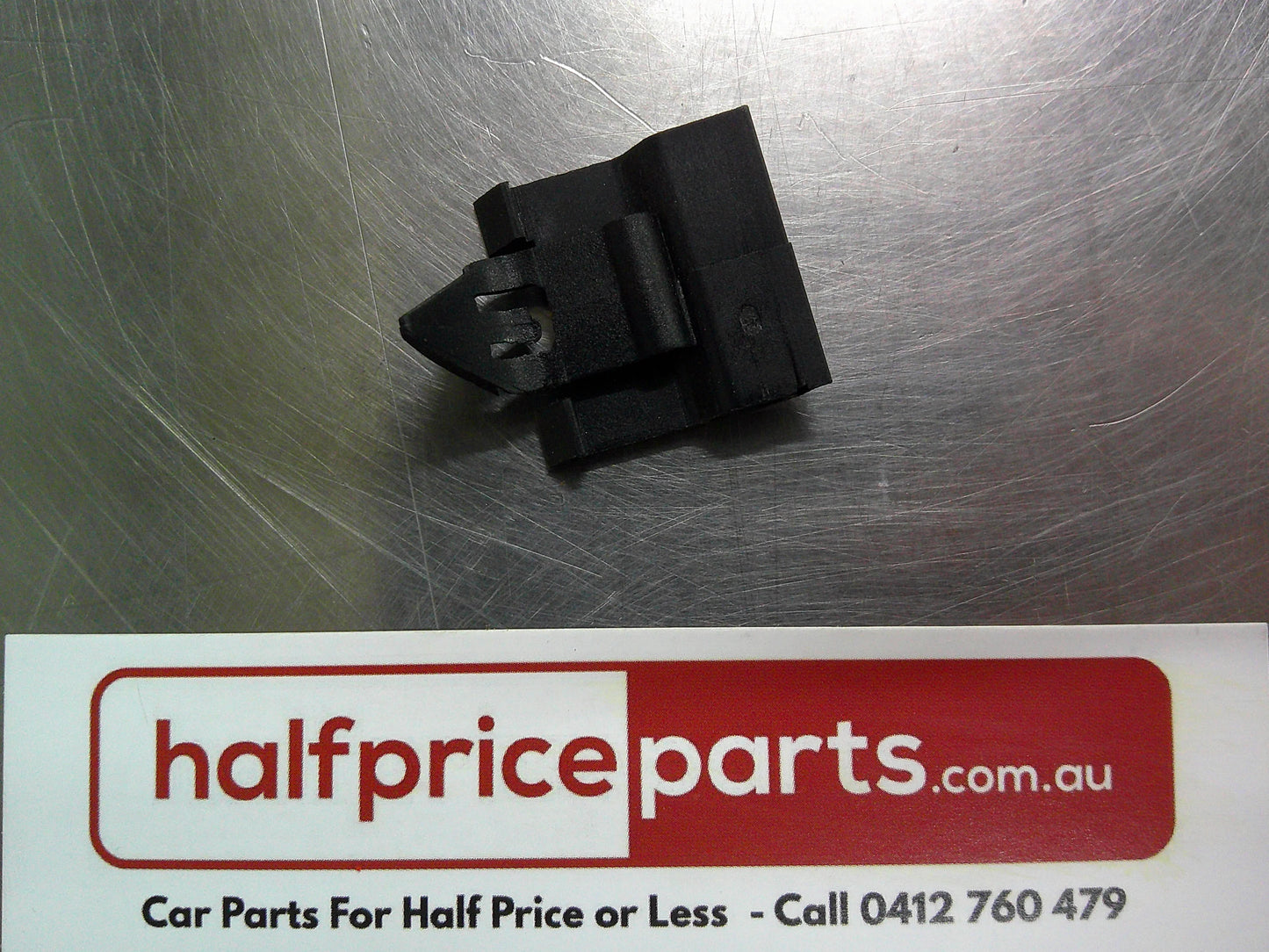Holden LE/LF Nova Genuine Front Door Glass Outer Weatherstrip Clip New Part