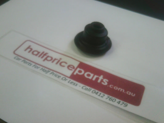 Holden CG Captiva Genuine Rear Tailgate Wiper Arm Grommet New Part