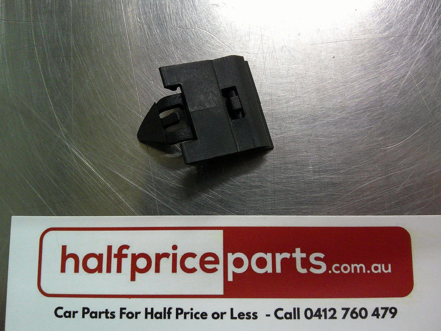 Holden LE/LF Nova Genuine Front Door Glass Outer Weatherstrip Clip New Part
