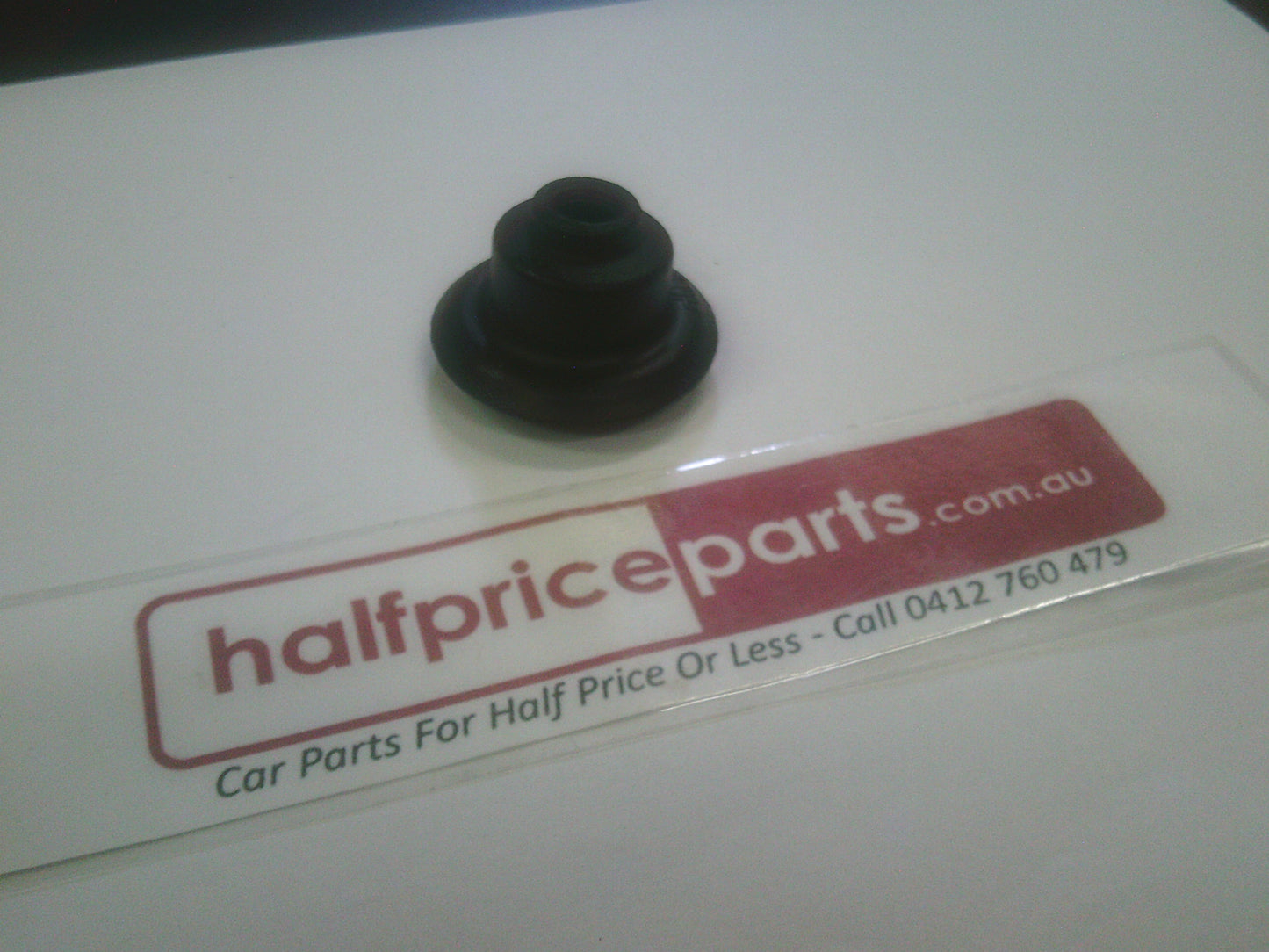 Holden CG Captiva Genuine Rear Tailgate Wiper Arm Grommet New Part