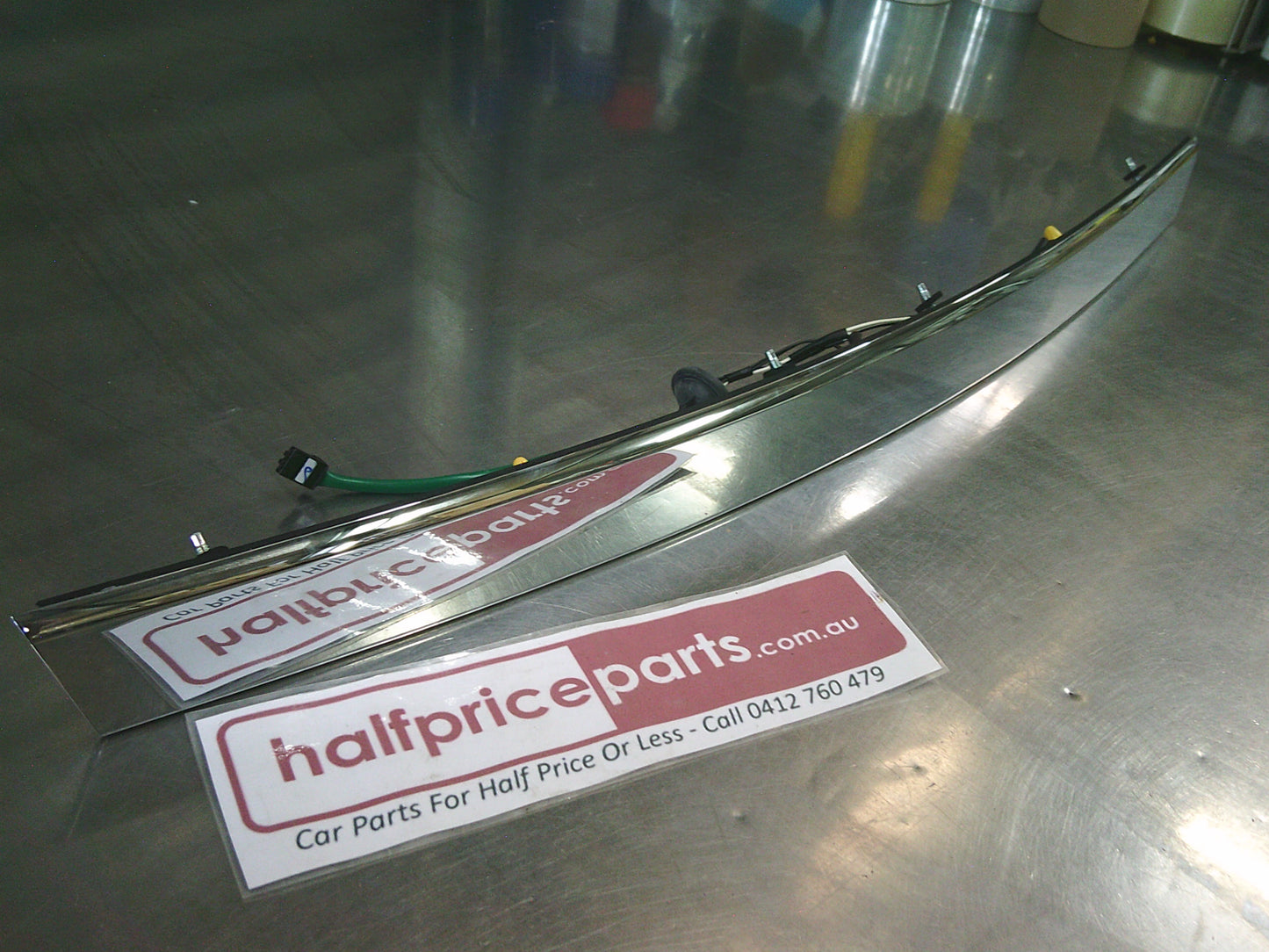 Holden JG Cruze Sedan Genuine Rear Chrome Boot Lid Garnish With Plate Lights New Part