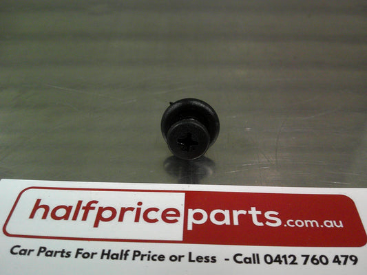 Holden VT/VX/VY/VZ Commodore Genuine Guard Liner Rivets New Part.