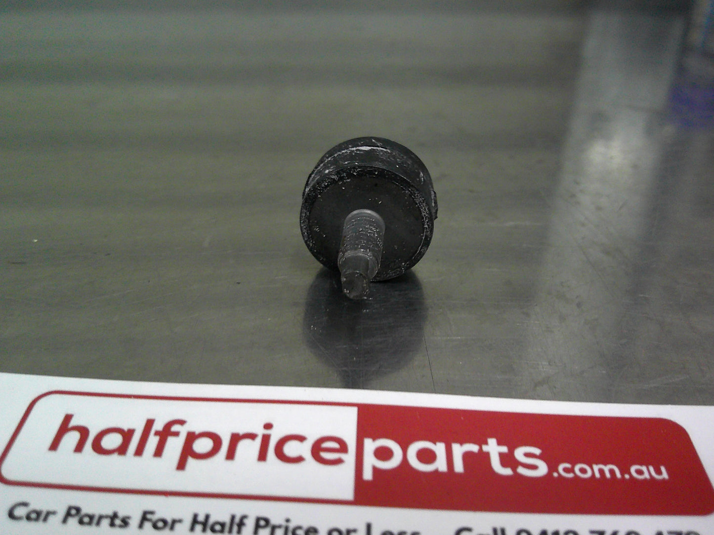 Holden VK/VL/VN/VP/VR/VS Commodore Genuine Rubber Air Box Mount (Airbox) New Part