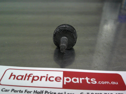 Holden VK/VL/VN/VP/VR/VS Commodore Genuine Rubber Air Box Mount (Airbox) New Part