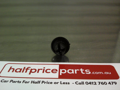 Holden VT/VX/VY/VZ Commodore Genuine Guard Liner Rivets New Part.