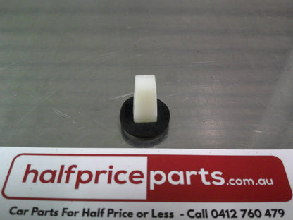Holden Barina Spark/Captiva 5/7 Genuine Taillight Screw Clip New Part.