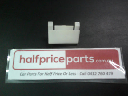 Holden VE/VF Commodore Genuine Side Skirt Moulding Clip New Part