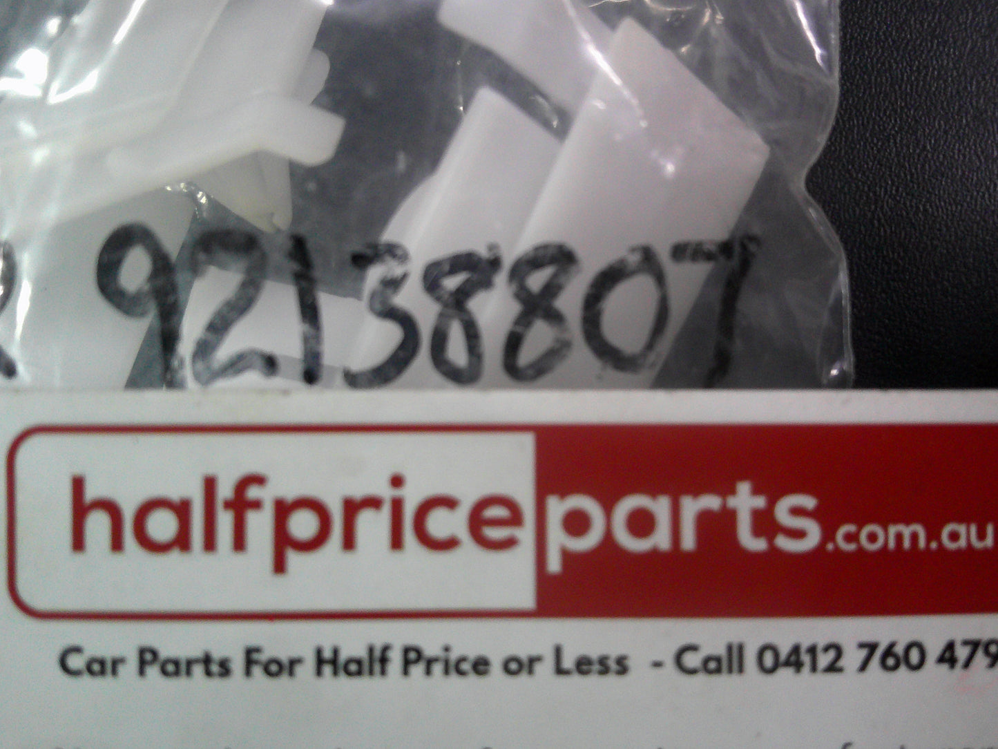 Holden VE/VF Commodore Genuine Side Skirt Moulding Clip New Part