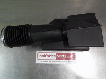 Holden VE/VF SV6 Commodore/WN Caprice 3.6Ltr V6  Genuine Intake Outlet Duct Assembly New Part