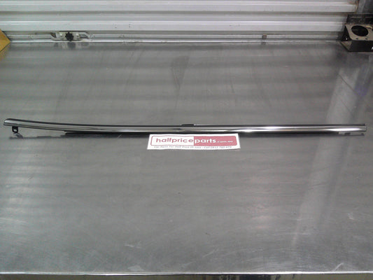 Nissan B17 Pulsar Sedan Genuine Left Hand Front Door Belt Moulding Chrome Assembly New Part