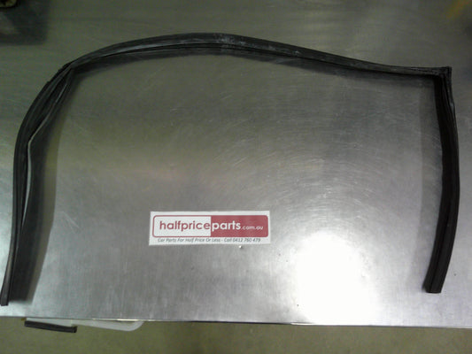 Holden VF SS Commodore Genuine Left Hand Front Window Door Glass Channel In Door Rubber New Part