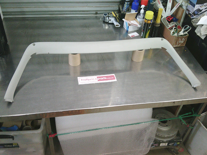 Holden VY/VZ Commodore Wagon Series II Genuine Rear Top Window Tail Ga ...