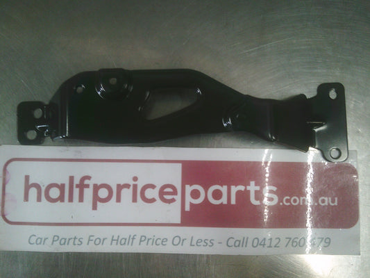 Holden VF Commodore Genuine Front Right Seat Frame Panel Trim Bracket New Part