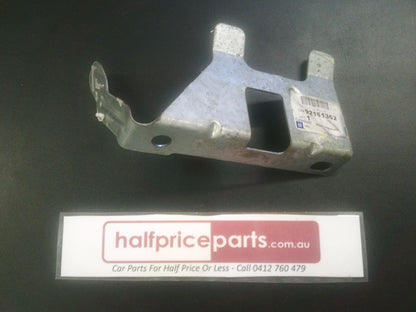 Holden VE/VF Commodore Genuine Right Hand Lower Guard Bracket New Part