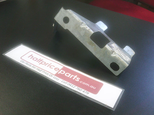 Holden VE/VF Commodore Genuine Right Hand Lower Guard Bracket New Part