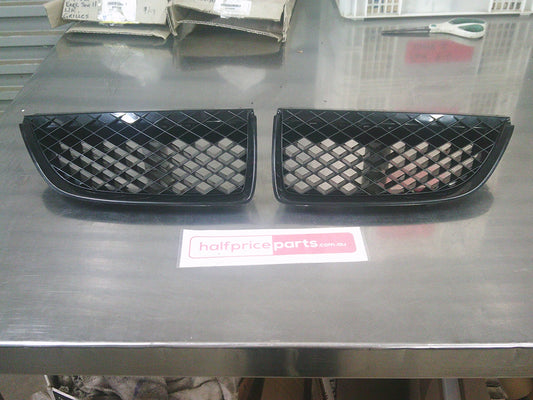 Holden VX/VU Exec Series II Genuine Left & Right Front Grilles Assembly New Part