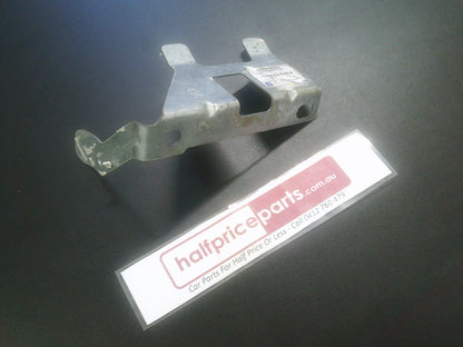 Holden VE/VF Commodore Genuine Right Hand Lower Guard Bracket New Part