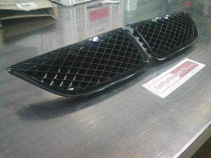 Holden VX/VU Exec Series II Genuine Left & Right Front Grilles Assembly New Part