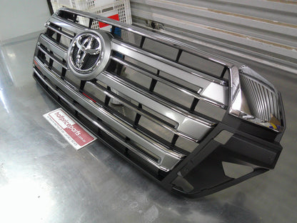Toyota Landcruiser 200 Series Genuine Front Chrome And Emblem Grille Assembly New Part