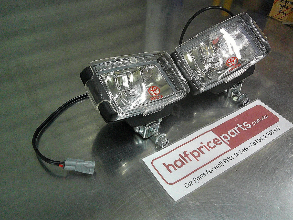 Toyota Kluger/Hilux/Prado/70 Series Landcruiser Genuine FF450 Rectangle Driving Light Sold As Pair New Part