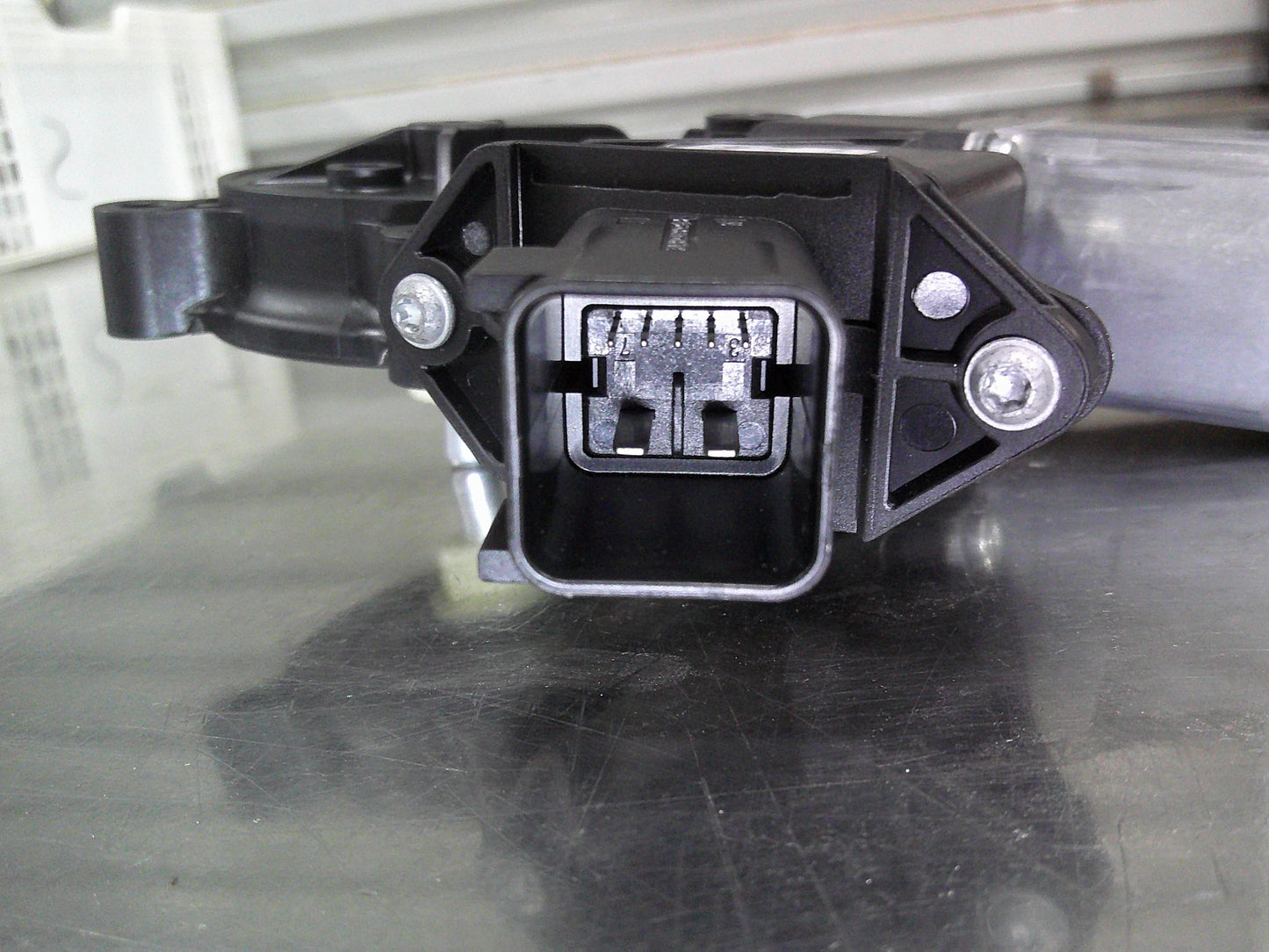 Holden Astra Convertible Genuine Left Hand Front Door Power Window Regulator New Part