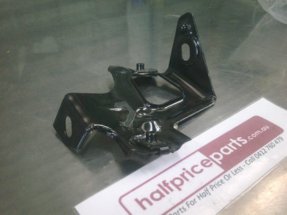 Holden JG Cruze Genuine Right Hand Front Wing Bracket - New Part