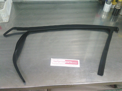 Holden JH Cruze Series II Genuine Right Hand Front Upper Weatherstrip Seal New Part