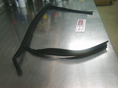 Holden JH Cruze Series II Genuine Right Hand Front Upper Weatherstrip Seal New Part