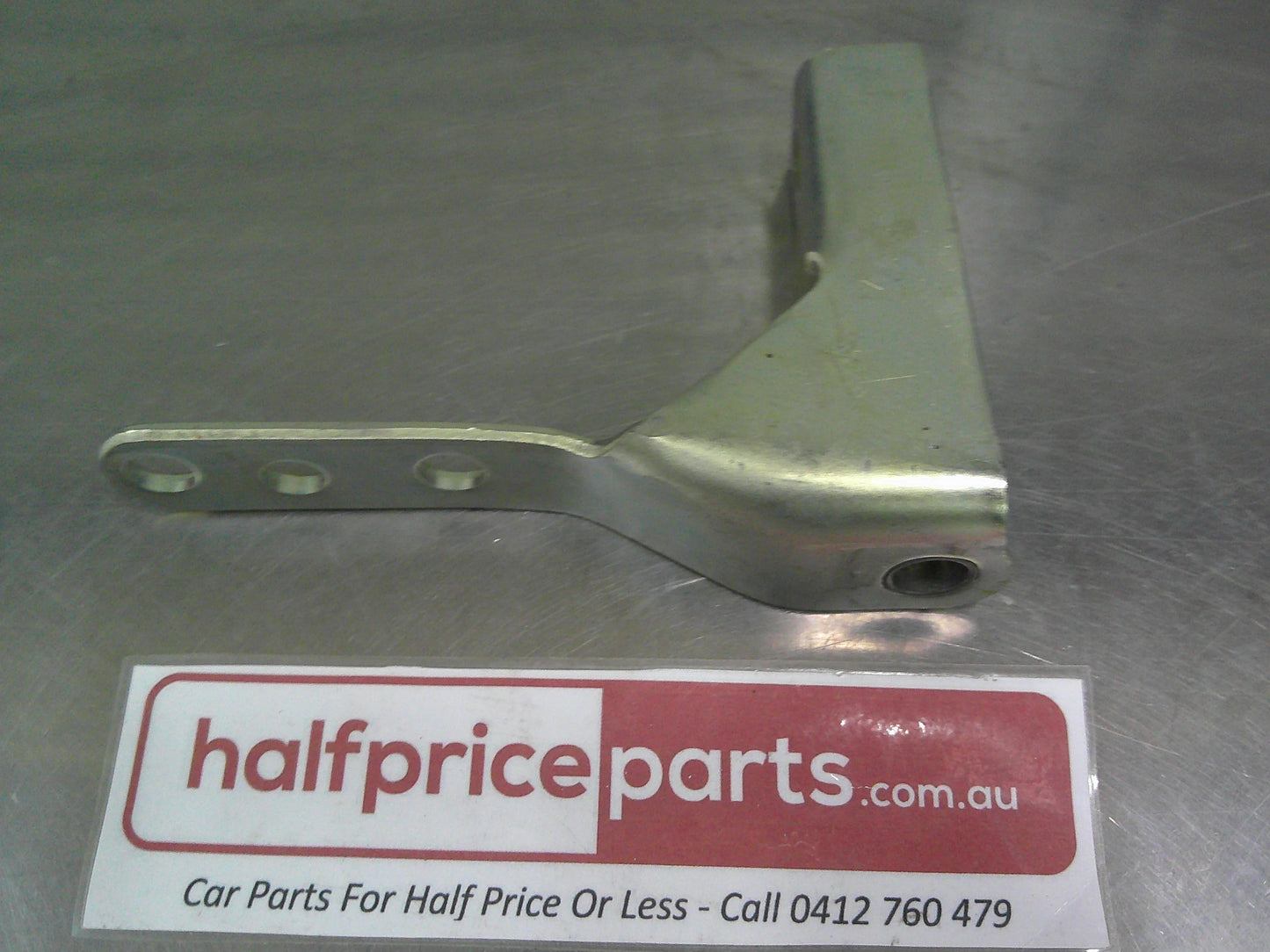 Holden RC Colorado / Isuzu D-Max Genuine Right Hand Tailgate Hinge Bracket New Part.