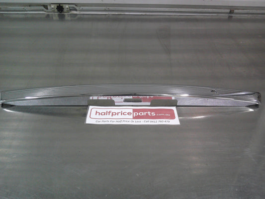 Nissan Tiida C11 Genuine Rear Boot Lid Chrome Handle Garnish With Key Hole New Part